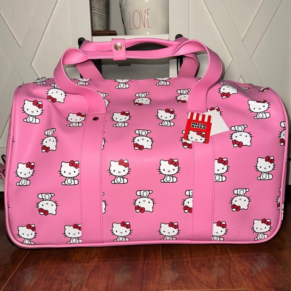 Hello Kitty Duffle Bag with Wheels